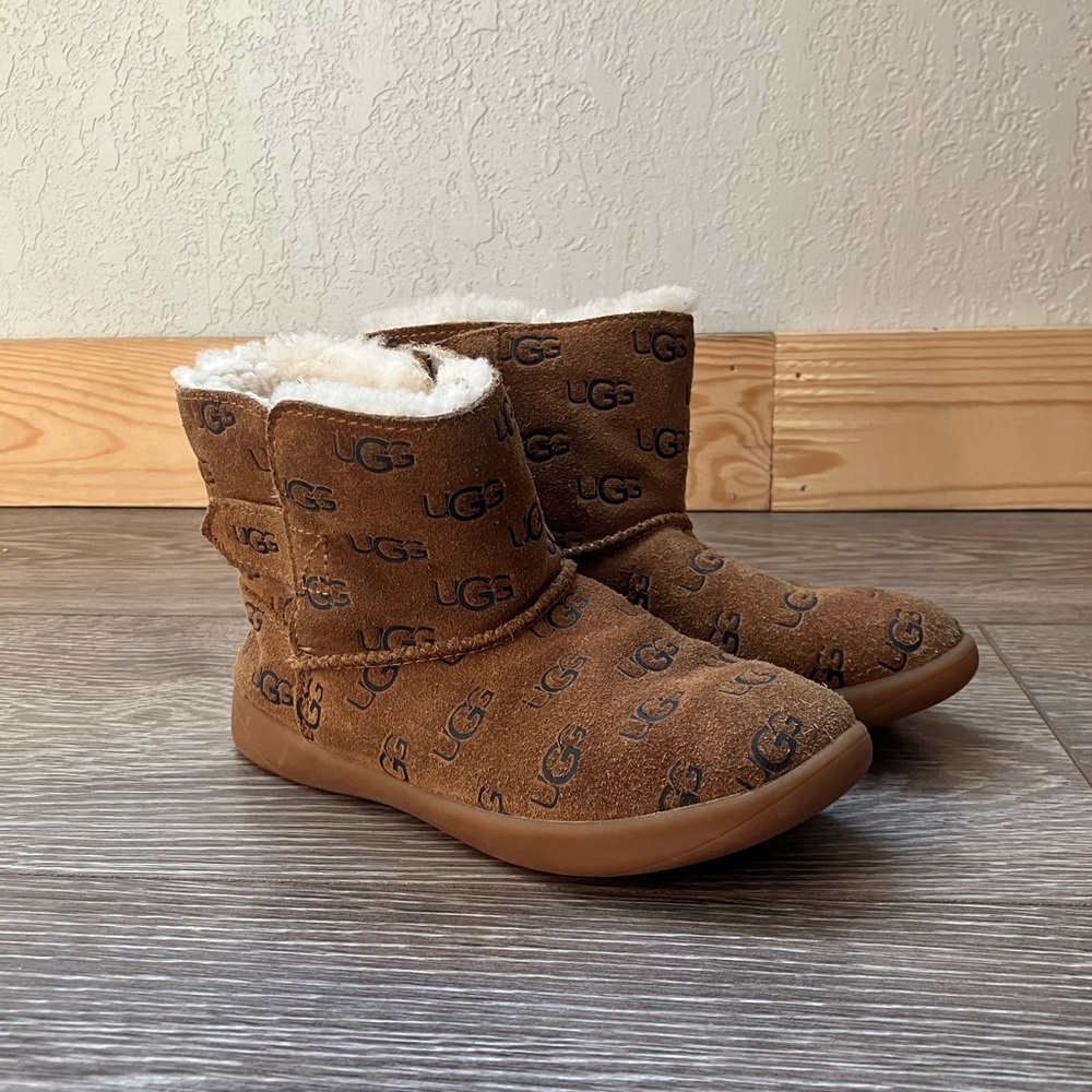 Toddler girl Keelan UGG boot size 12 brown